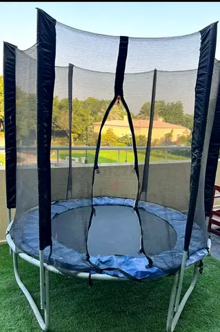 Heavy duty trampoline in good condition