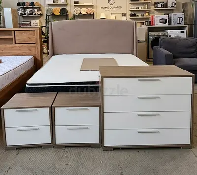 King Bedframe with Headboard + 2 Nightstands and 4-Drawer Dresser - mattress Light Wood/White