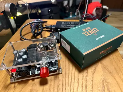 Headphone tube amplifier