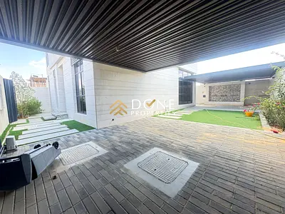 Modern style Luxury 4bedroom/Maid room/Majlis spacious size room parking only 150k
