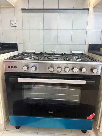 5-Burner Gas Cooker with Oven bought on 2025 - Excellent Working Condition