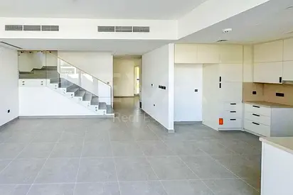 COMMUNITY VIEW | SPACIOUS LAYOUT | MODERN