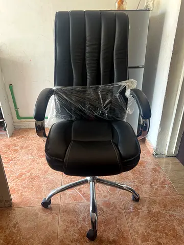 Rotating office chair