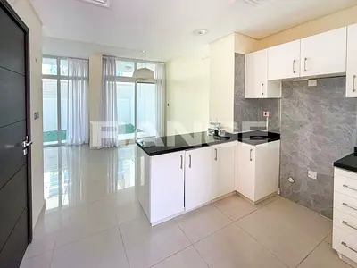 EXTENDED 3 BED | VACANT | SPACIOUS