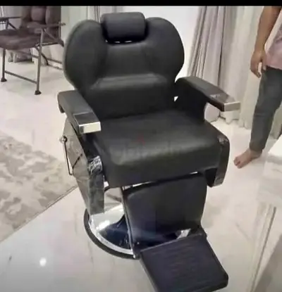 Black Hydraulic Barber Chair with Footrest