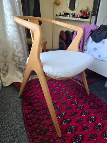 NEW Ratan Style Solid Wood chair