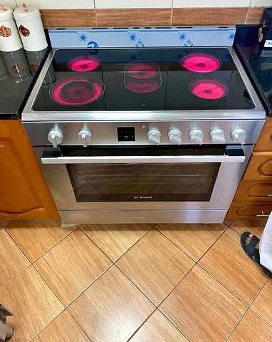 Bosch Brand Latest Model Electric Ceramic 4 Hobs Ceramic Cooker Range Size 90 X 60 cm