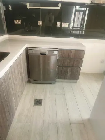 Stainless Steel Built-in Dishwasher - Good Condition