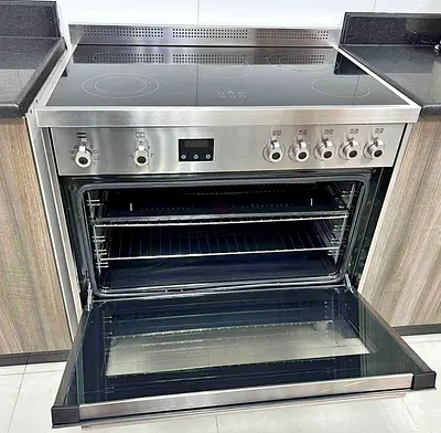 BERTAZZONI 5 hobs electric ceramic Stove good condition