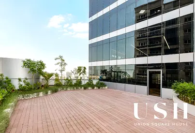 A Grade Fit Outs/ Upgraded & Rare/ 5 Parkings