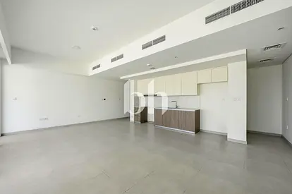 Middle Kitchen | Near Pool And GYM | 3 Bedroom