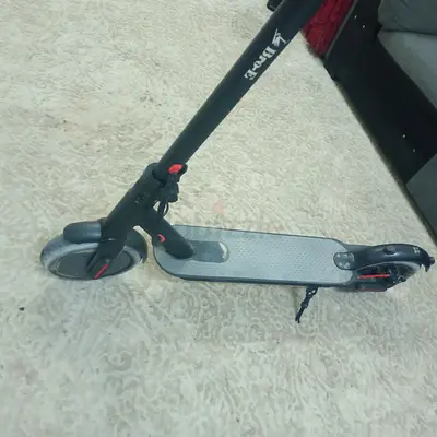 Used electric scooter - compact commuter scooter in good condition location (sharjah)
