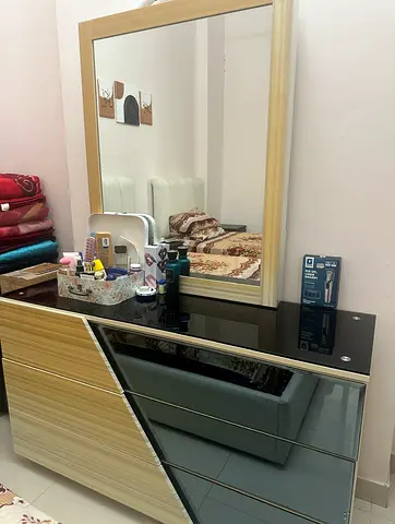 Dressing Table With Sliding Mirror Door