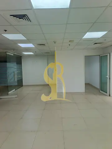 مكتب يطل على القناة | 795 قدم مربع | كريستال تاور بزنس باي