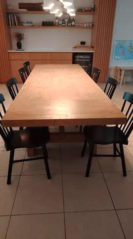 10-seater Pottery Barn Dining Table with 8 Black Chairs — Sturdy Modern Set and Adjustable to 6-seat