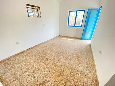 Spacious 2BHK with Double Balcony – Perfect for Bachelors