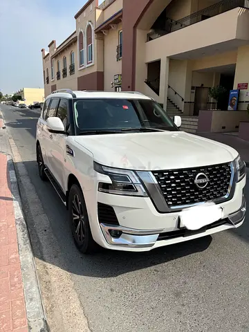 Nissan Patrol, V8, FSH, Under Warranty and service package with main dealer. Excellent condition