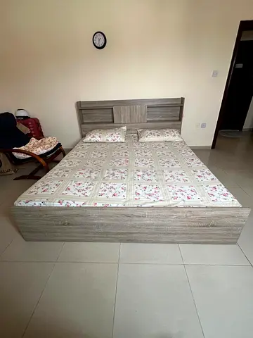 King size bed for sale