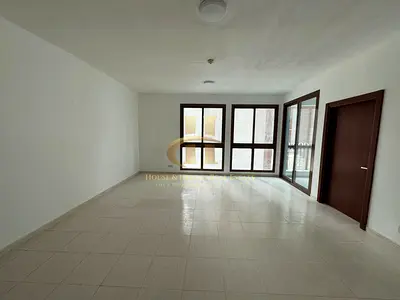 Bright Unit | Spacious | Semi Close Kitchen