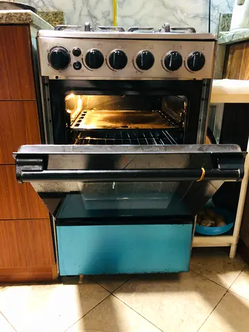 Cooking range Gas oven with 4 burners  Griller