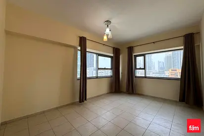 Large Layout | Vacant Now | Close to Metro