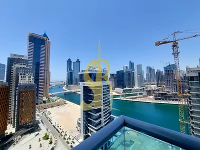 شقة للإيجار بأربع غرف نوم | إطلالة على القناة | مفروشة بالكامل | واسعة | طابق متوسط