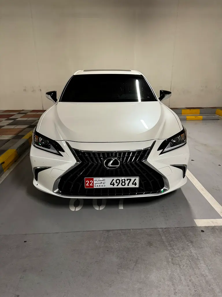 Lexus ES-Series 2024 — photo 1 of 9