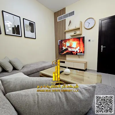 شقة فاخرة غرفتين وصالة، مفروشة بأثاث جديد، بمطبخ مجهز بالكامل, بإطلالة مفتوحة، شامله الفواتير، الانترنت، جاهزة للسكن في كورنيش عجمان