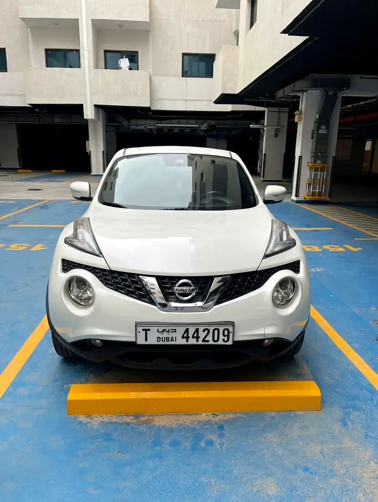 Nissan Juke 2016 — photo 1 of 8