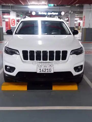 Jeep Cherokee X sports 4x4