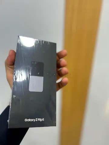 Samsung Galaxy Z Flip 5 256 GB Fresh Stock New Available