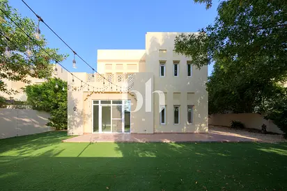 Single Row | Large Plot | Next to Pool and Park