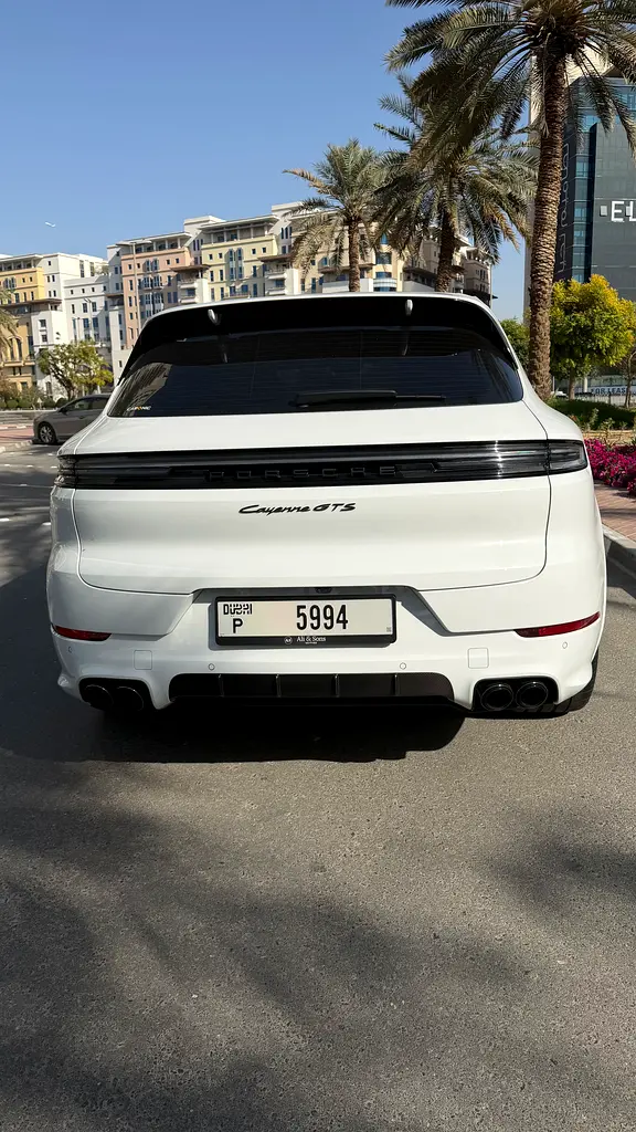 Porsche Cayenne 2025 — photo 1 of 9
