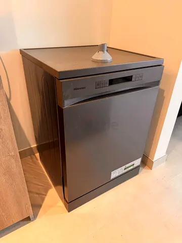 Hisense dishwasher - HS622E90G