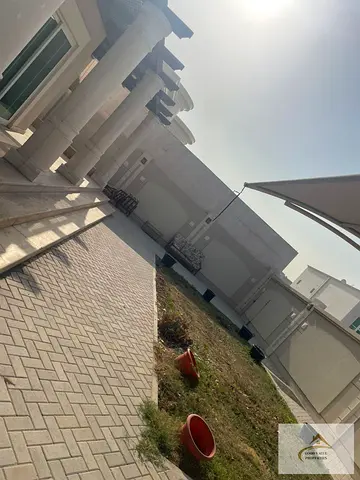 Spacious 5Bhk villa with big green garden