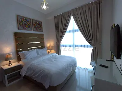 No commission, Dubai marina, Luxury master bedroom with attached washroom, weekly 3 days free c.s.