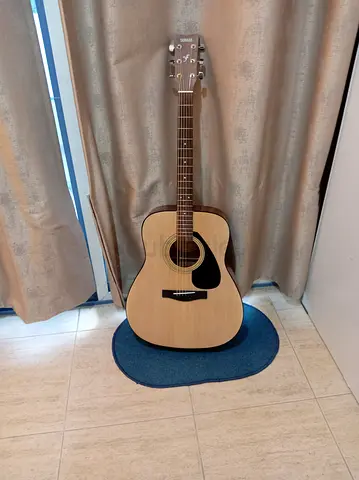 Yamaha F310 guitar
