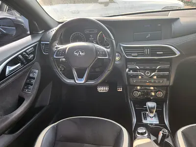 2018 Infiniti Q30 照片 12