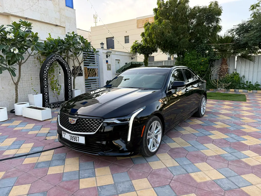 Cadillac CT4 2024 — photo 1 of 13
