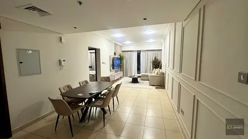 تصميم واسع | التبريد مجاني | متاح الآن