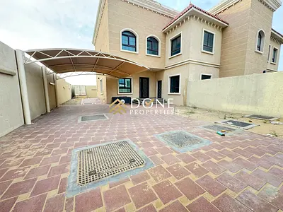 Luxury 4bedroom very spacious room size with Majlis living room parking 125k
