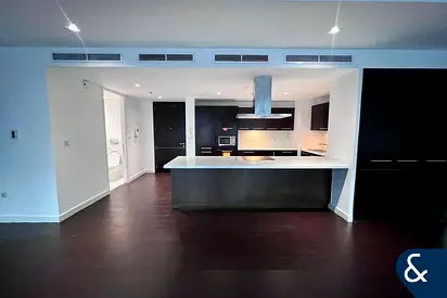 Unfurnished | Large Layout | 1 Bedroom