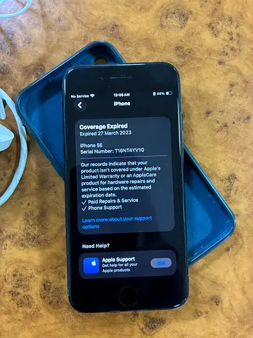 iPhone SE (3rd gen) - Good working condition with case, cable and adapter