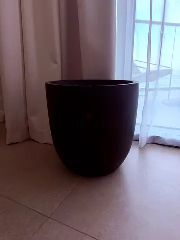 Black Oval Plant Pot – From The Garden Concept