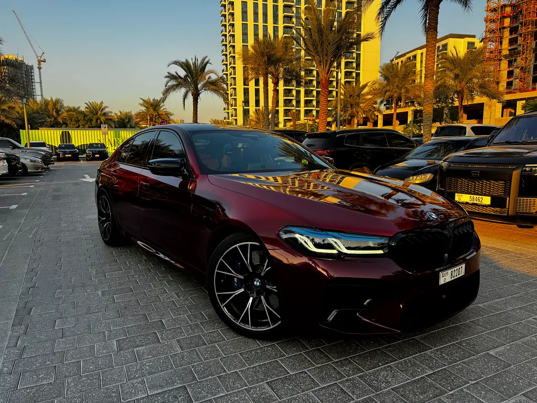 BMW M5 2023 — photo 1 of 10