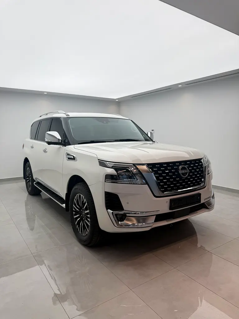 Nissan Patrol 2023 — photo 1 of 17