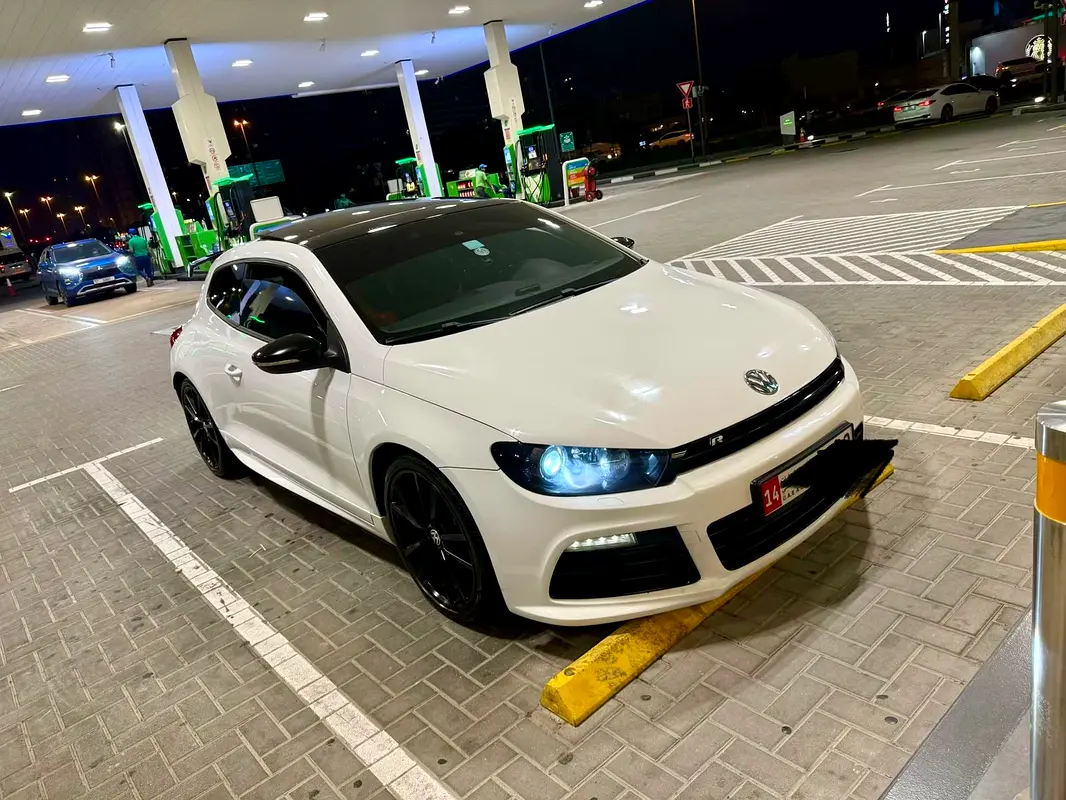 Volkswagen Scirocco 2012 — photo 1 of 5