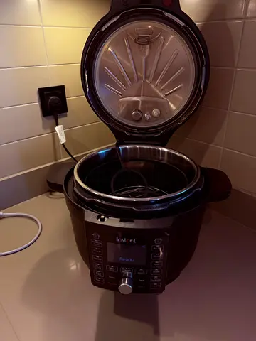 Instant Pot Duo Crisp 6.2L – Air Fryer + Pressure Cooker (7-in-1) BUNDLE