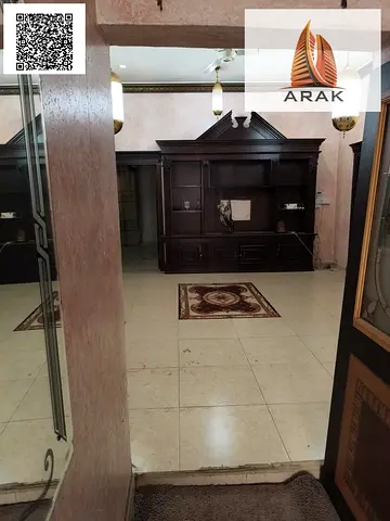 للبيع – بيت عربي حديث في موقع مميز (تصريح سكني واستثماري)  فرصة نادرة لامتلاك بيت عربي حديث في موقع مميز وحيوي، يجمع بين الراحة السكنية والعائد الاستث