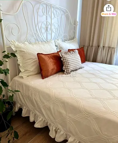 White ikea Bed  (Queen) without matters 140*200